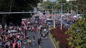 La columna avanza en la