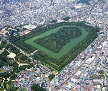 Los antiguos túmulos funerarios de