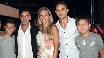 Gallardo, con su mujer e