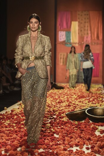 Por otro lado, la diseñadora