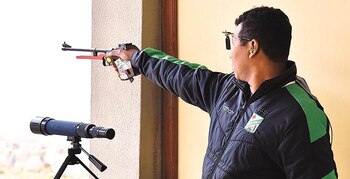 El tirador Rudolf Knijnenburg será