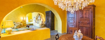 Numerosos rostros conocidos han podido disfrutar de las sonadas fiestas veraniegas que Domenico Dolce y Stefano Gabbana han celebrado en esta casa situada en la isla de Estrómboli