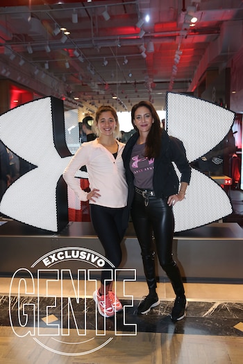 La nadadora Delfina Pignatiello y la ex Leona Luciana Aymar, embajadoras de la marca.