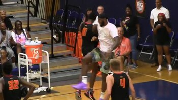 James se metió a la