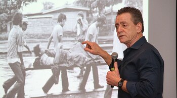 Bill Gentile, en una charla