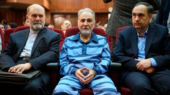 Mohamad Ali Nayafi, entre sus