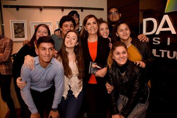 Liliana Parodi posa con sus sobrinos