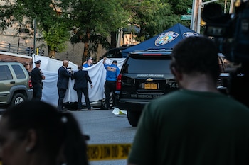 La Policía en el lugar del accidente. (Jeenah Moon/The New York Times)