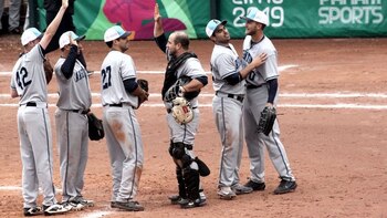 El equipo de sóftbol masculino