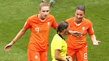 Stephanie Frappart tiene 35 años