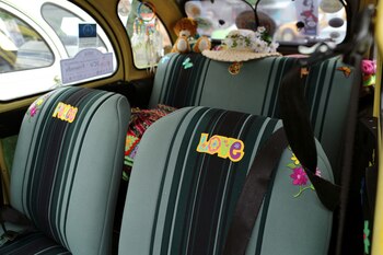 El interior de un Citroen 2CV. (Reuters)