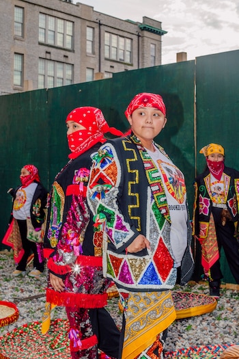 Integrantes de los Tecuanes de