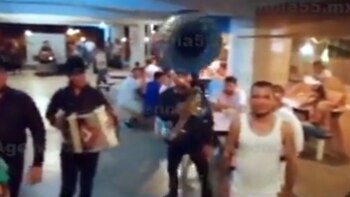 Con música en vivo, los