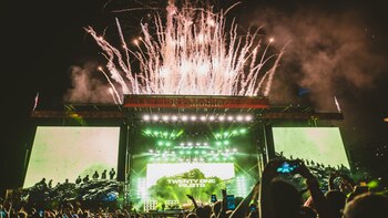 Los fuegos artificiales alcanzaron el