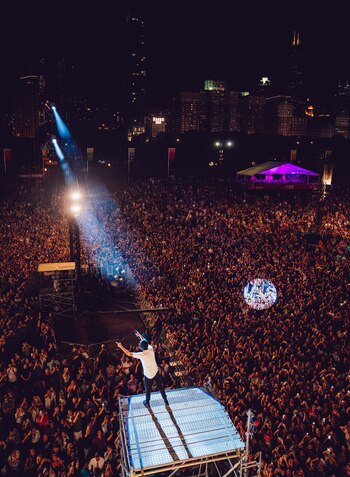 Desde arriba, la multitud que