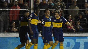 Carlos Tevez celebra el gol