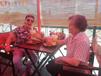 Guido y su mamá durante