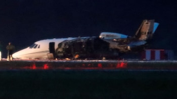 El avión se incendió y