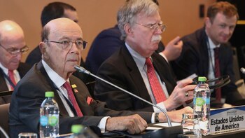 Wilbur Ross y John Bolton,