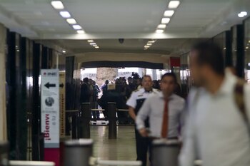 Dos empleados también son investigados