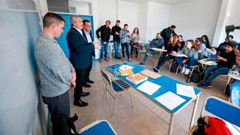 Fernández habló, breve, frente a