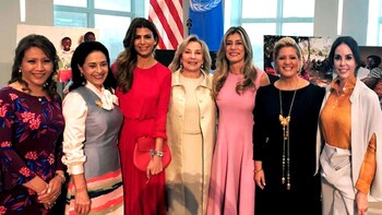 Las Primeras Damas de América