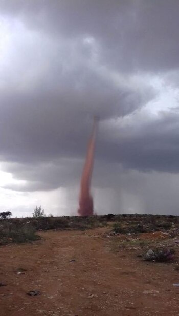 Un espectacular tornado sorprendió a