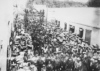 Marcha enconmemoración del tercer aniversario de la muerte de Zapata (Foto: AHUNAM)