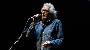 Nito Mestre cantó el primer tema de la noche, “Instituciones”, clásico de Sui Generis. También se sumó en “El día que apagaron la luz” (Franco Fafasuli)