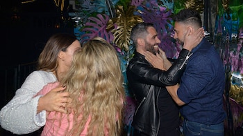 El Pollo saluda a Leo Montero