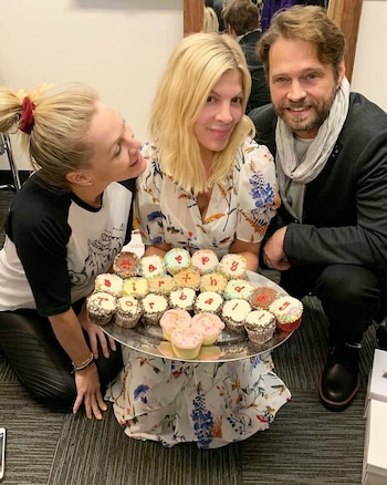 Jennie Garth, Tori Spelling y Jason Priestley (IG: bh90210)