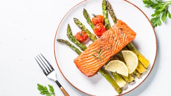 El pescado brinda proteínas de