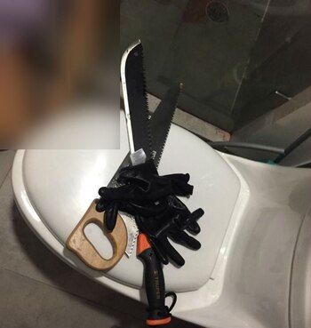 En el baño fue encontrada