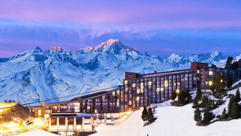Vista del resort Arcs Extreme, en Francia. El sistema “premium all inclusive” de Club Med conjuga pensión completa con clases grupales de esquí y snowboard, además de pistas para todos los niveles