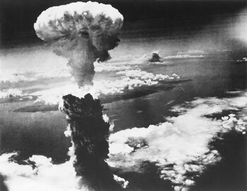 Hongo nuclear provocado por la bomba lanzada en Nagasaki (Japón)