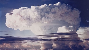 Test de Ivy Mike, la primera bomba termonuclear de fusión nuclear (1952).