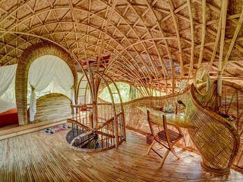 Ibuku, el estudio que diseñó la propiedad, aseguró que su objetivo era que Riverbend House se pareciera más a un nido que a un hotel o un hogar (Ibuku)