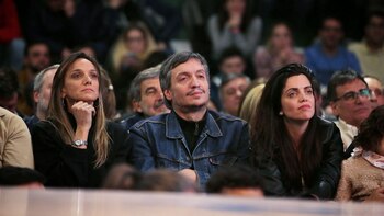 Máximo Kichner junto a Malena Galmarini y Luana Vulnovich