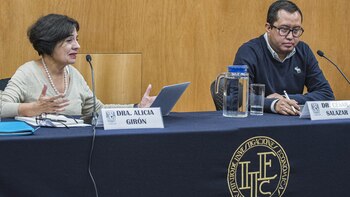 Los doctores Alicia Girón y César Salazar, expertos del IIEc de la UNAM, hablaron sobre la afectación a los mexicanos por la guerr comercial entre EEUU y China (Foto: Cortesía UNAM)