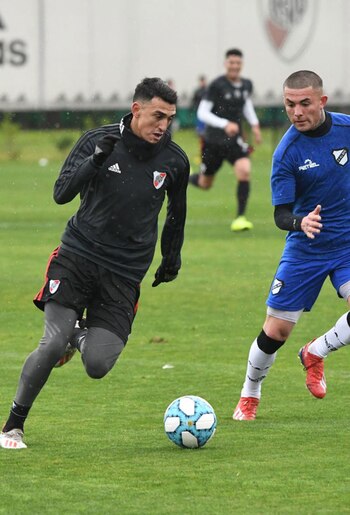 Matías Suárez, la gran figura de River en el amistoso ante All Boys (@RiverPlate)