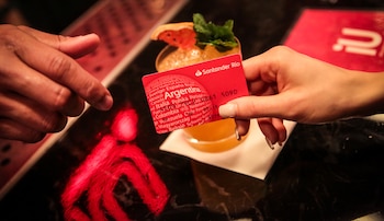 Entre los servicios financieros que