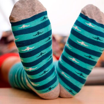 El modelo gris, con estampado