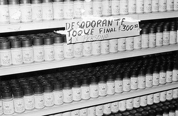 Solo un desodorante por persona.