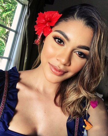 April Tobie, la representante de