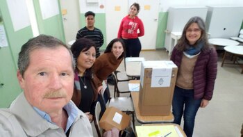 Juan Carr en la mesa