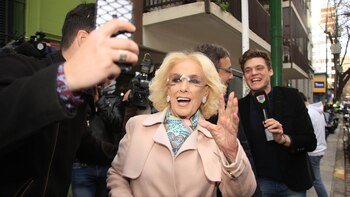 Mirtha Legrand durante su llegada