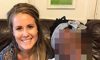 Renee Bach es estadounidense y