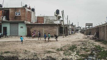 El 56% de los habitantes de las villas son niños (Organización TECHO)