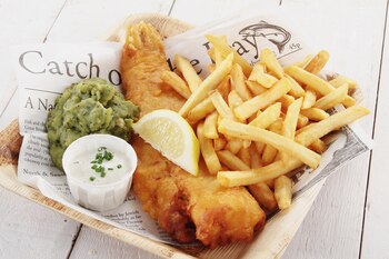Los fish ‘n’ chips son uno de los platos favoritos de Gran Bretaña y su origen se remonta a la década de 1860