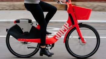 Además de autos con conductor,